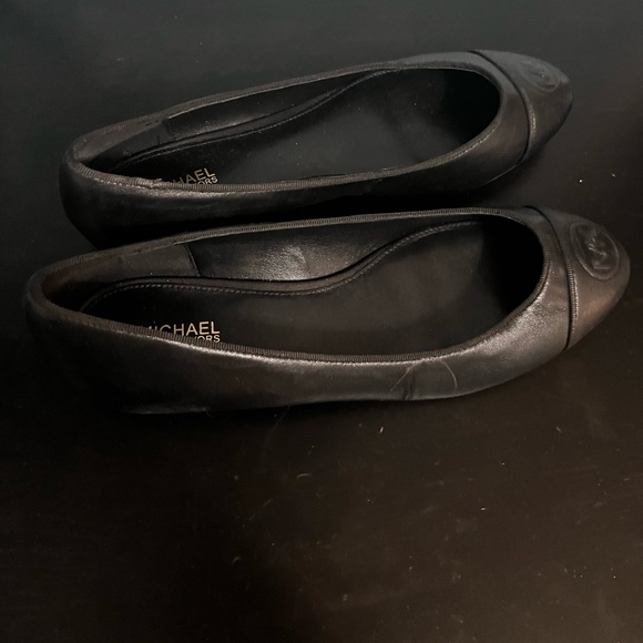 Michael Kors black flats - Picture 1 of 3